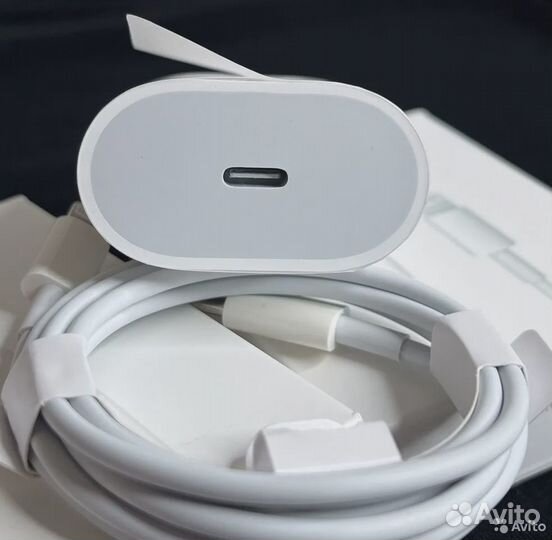 Быстрая зарядка для iPhone 20W