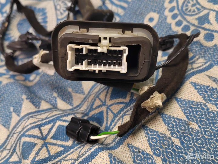Проводка передней левой двери Рено Логан 2