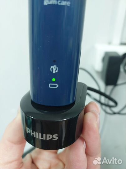 Электрическая зубная щетка Philips HX6851/29