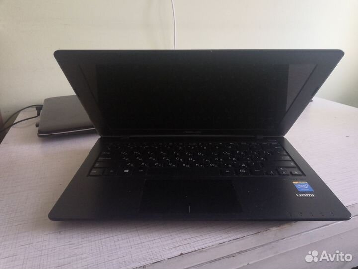 Нетбук asus