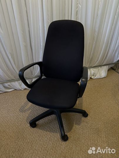 Офисная мебель (столы, стулья, тумбы) Б/У