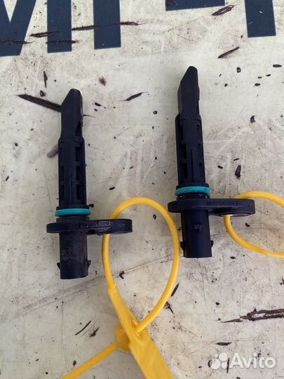 Mercedes W213 W257 датчик ABS передний