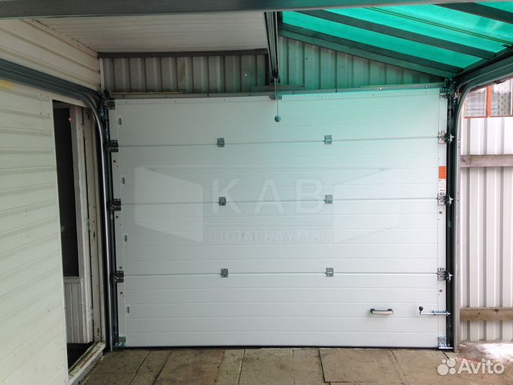 Гарaжные сeкциoнные ворота V24