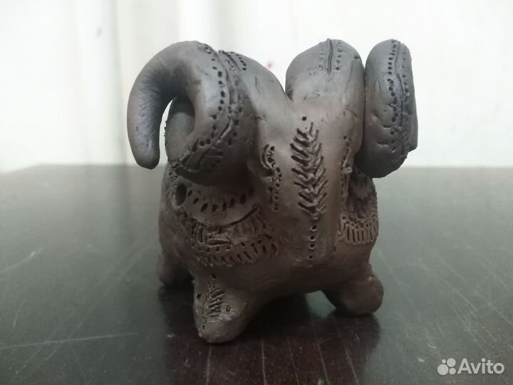 Глиняная игрушка - свистулька барашек