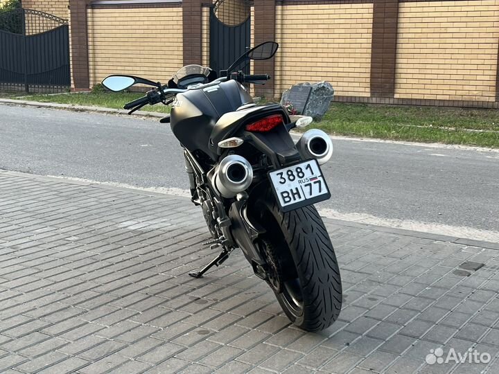 Ducati monster 696