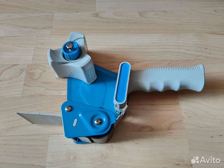 Диспенсер для скотча