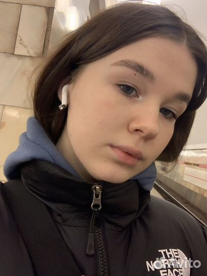 Бармен, бариста, продавец