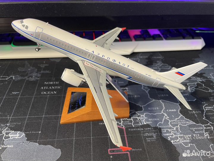Модель самолета Airbus A320 Аэрофлот 1/200