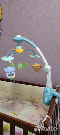 Музыкальный мобиль на кроватку