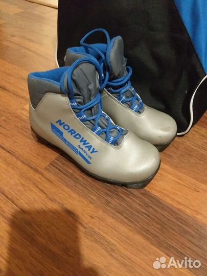 Лыжные ботинки