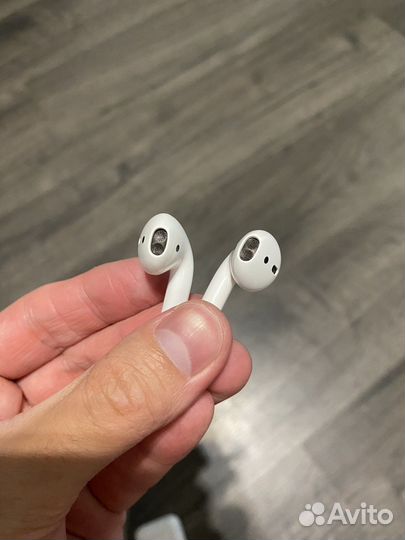 Беспроводные наушники apple airpods 1