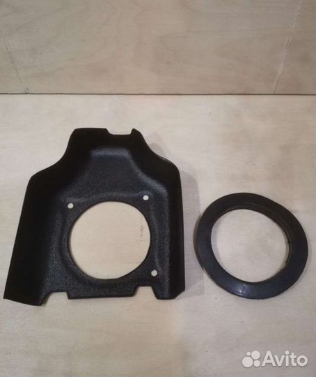 Защитная облицовка лючка бензобака Веста+кольцо