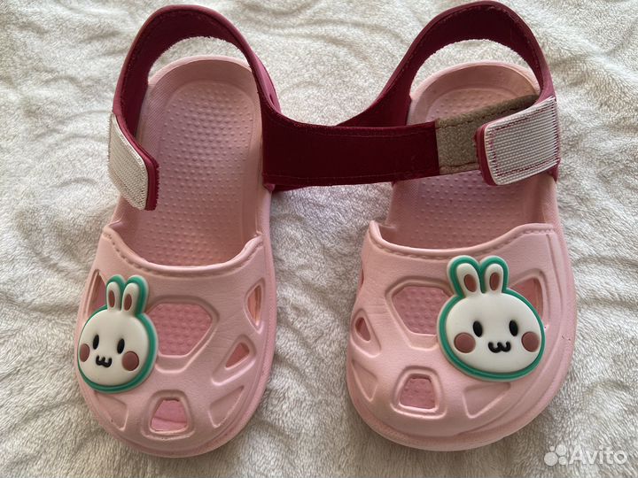 Сандали и шлепки для девочки 24 размер