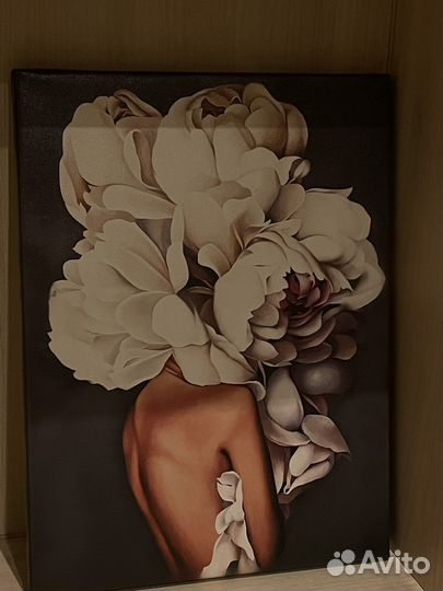 Картина (новая) - девушка с пионами, в подарок