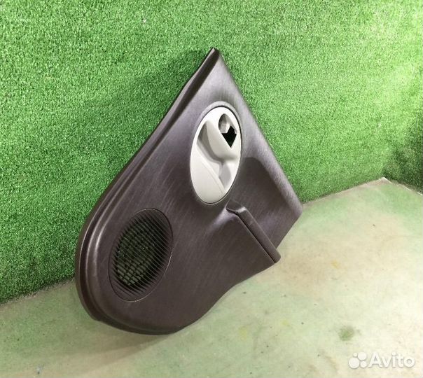 Обшивка двери задняя правая Toyota Passo KGC30