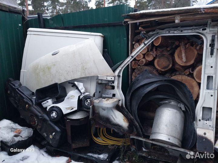 Запчасти кузовной деталь на Ford Transit