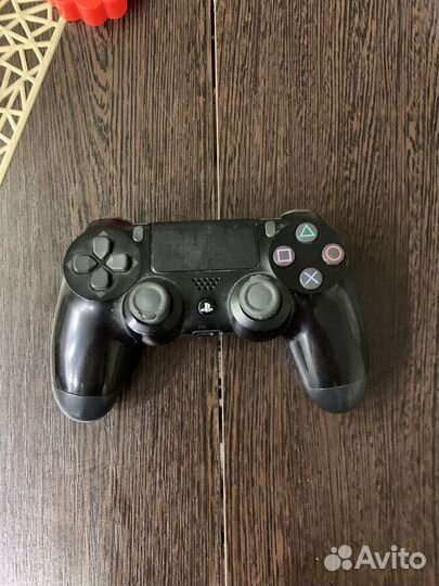 Продаю ps4