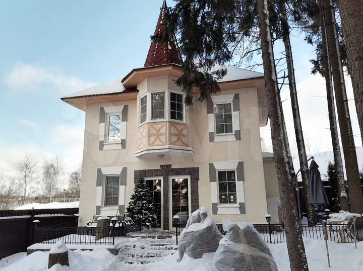 Дом 160 м² на участке 80 сот.