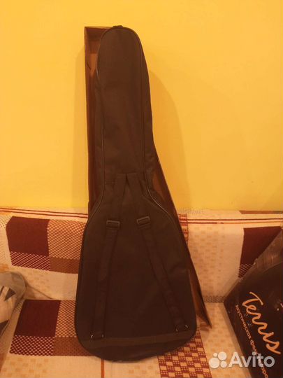 Акустическая гитара Фолк