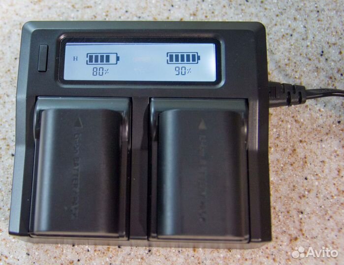 Двойное зарядное устройство LCD для Canon LP-E6