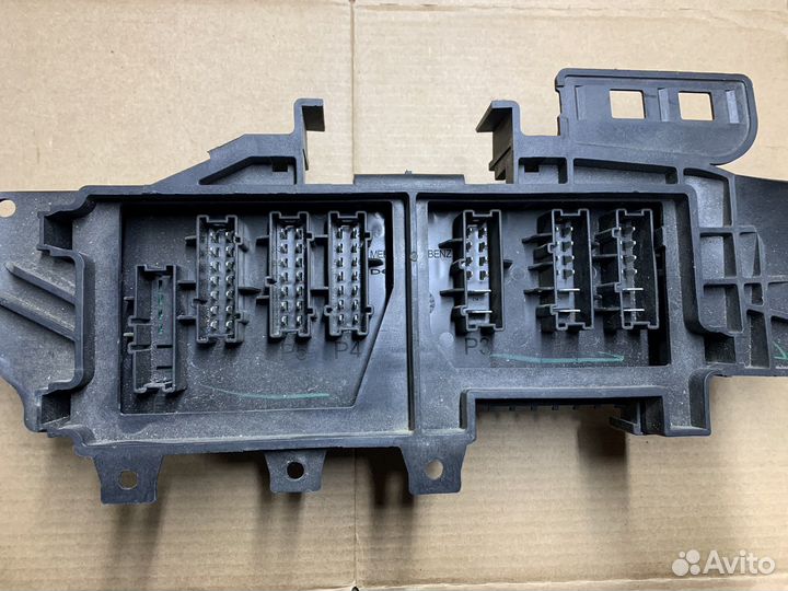 Блок реле предохранителей Mercedes W164