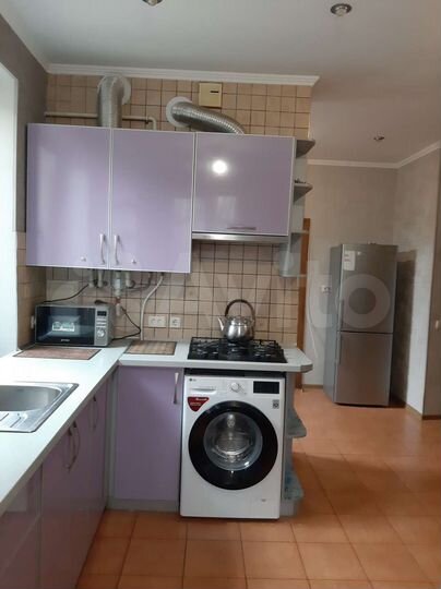 2-к. квартира, 65 м², 1/3 эт.