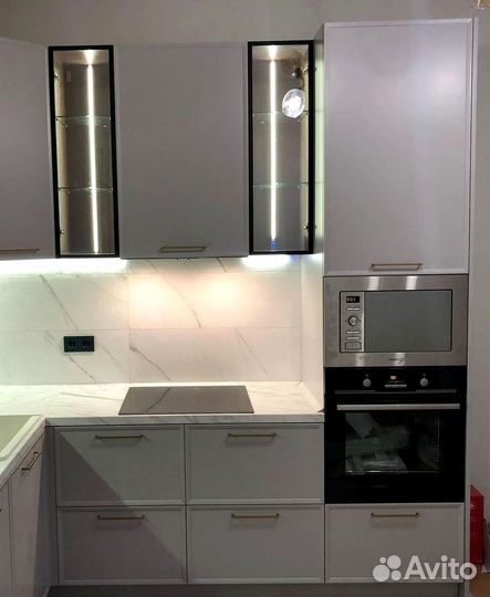 Кухонный гарнитур с барной стойкой