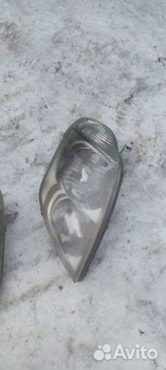 Фары на toyota corolla 120