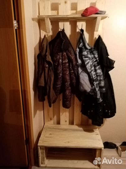 Прихожая из дерева