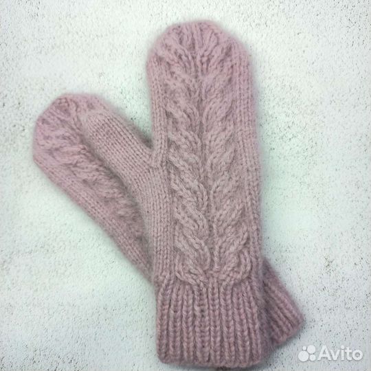 Комплект из пуха норки шапка бини и варежки