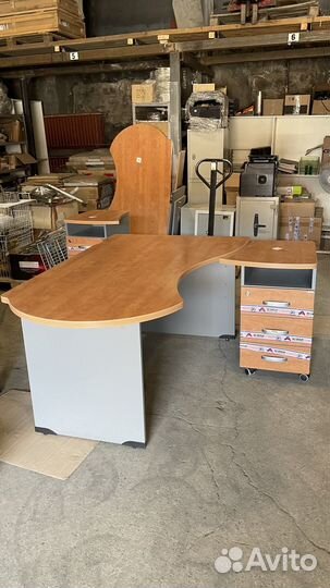 Офисные столы дэфо Ольха с тумбочкой