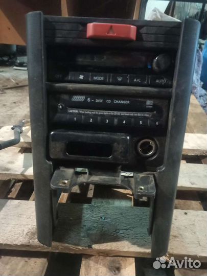 Консоль Nissan X-Trail T30 в сборе