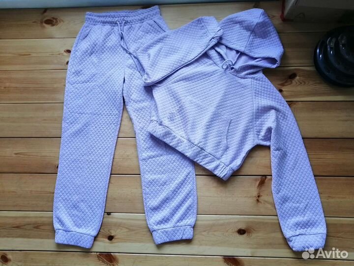 Спортивные костюмы женские. Листайте фото