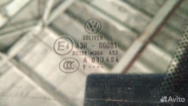 Стекло двери задней правой форточка Passat B6 09г