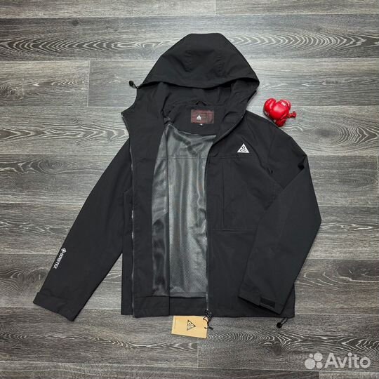 Ветровка Nike ACG