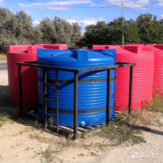 Емкости пластиковые для воды в ассортименте