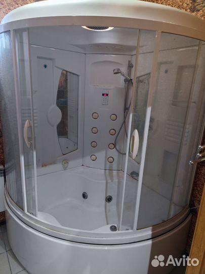 Душевая кабина 150х150