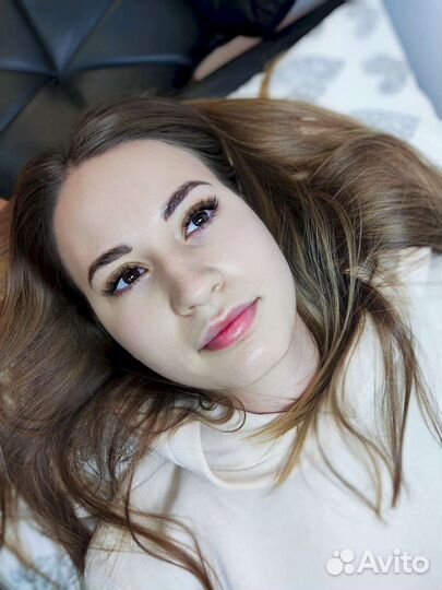 Наращивание ресниц, бровист