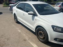 Volkswagen Polo 1.6 MT, 2014, 360 000 км, с пробегом, цена 597 000 руб.