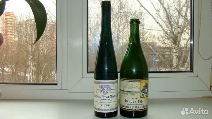 Лот бутылок времен войны в музей