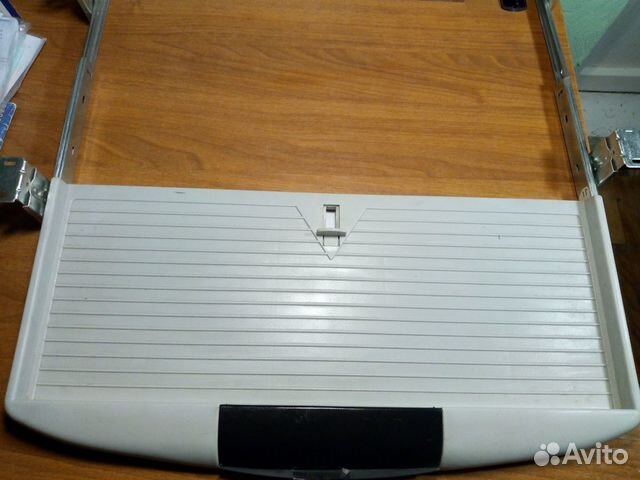 Выдвижная подставка для клавиатуры