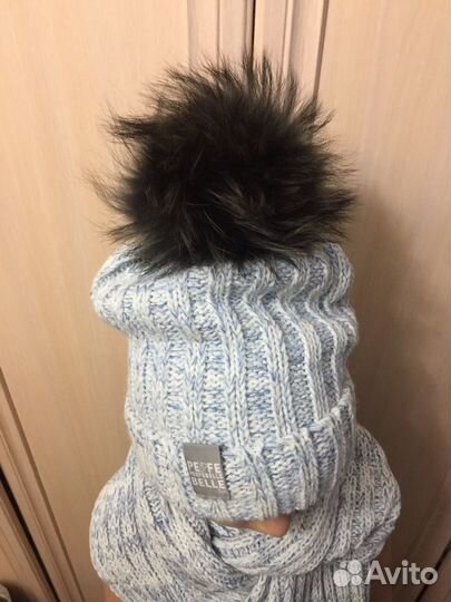 Комплект шапка и шарф новые натуральный помпон