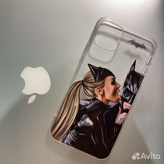 Чехол Женщина-кошка и Бэтмен на iPhone 11 Pro Max