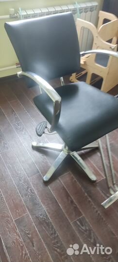 Парикмахерское кресло бу