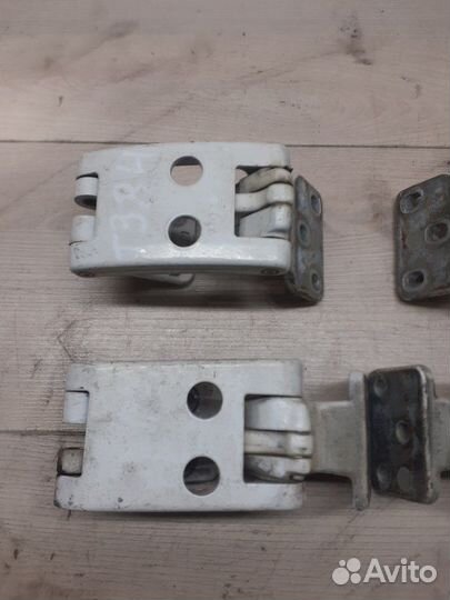 Петли задних дверей Mercedes Sprinter W906