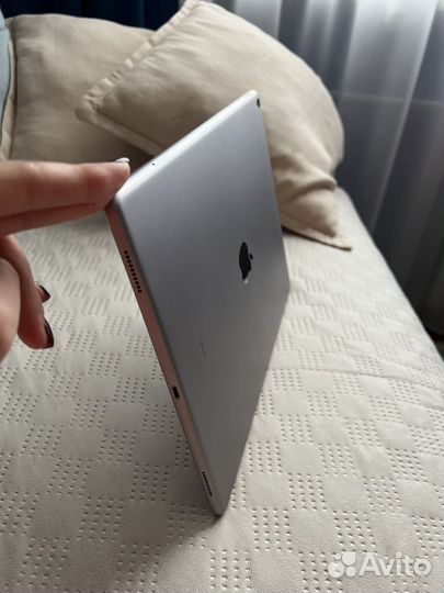 iPad Pro (12,9-дюймовый) (2-го поколения)