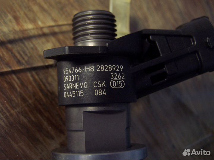 Форсунка 0445115007 Renault Trafic Opel Vivaro M9R