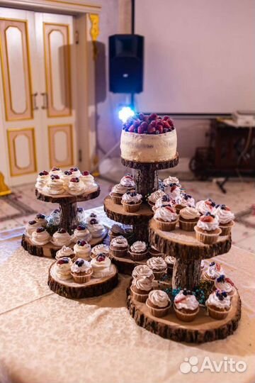 Тортница в стиле рустик, спилы дерева