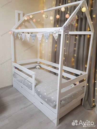 Белая кровать домик в Саратове, 160*80