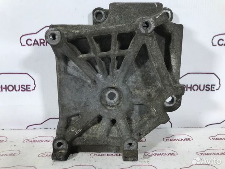 Кронштейн кондиционера Mitsubishi Outlander 2.0